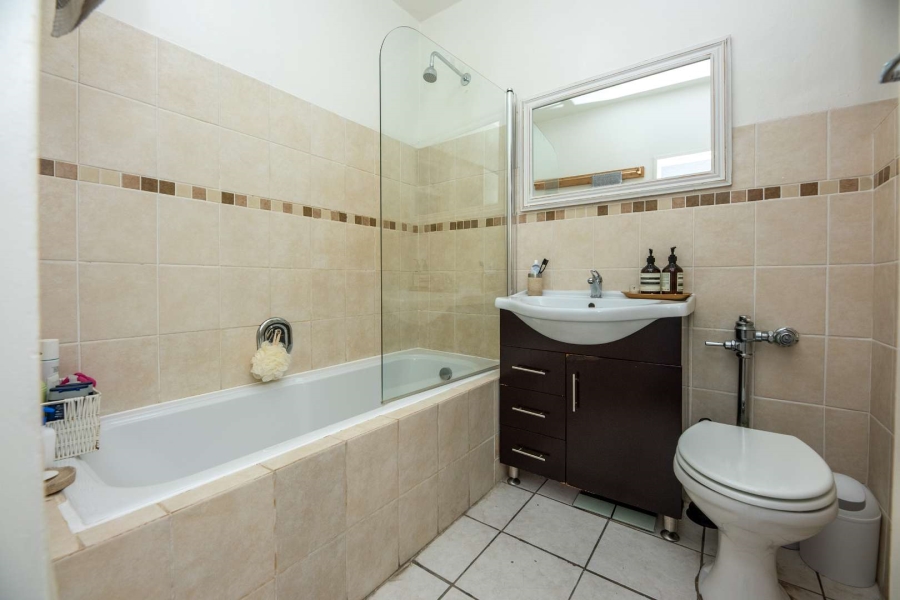 2 Bedroom Property for Sale in Three Anchor Bay Western Cape